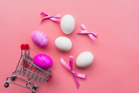 Easter eggs with bows cart
