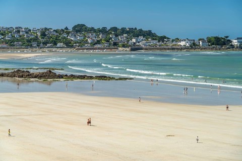The Plage des cures beach in Plestin-les-Greves