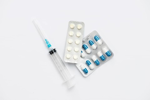 Top view arrangement with syringe