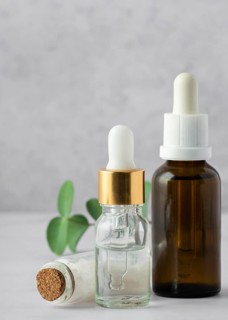 Arrangement with serum bottles salts