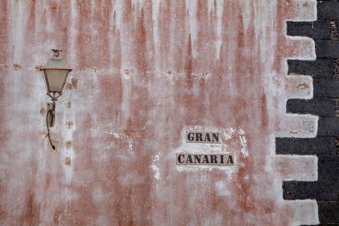 House facade with Gran Canaria lettering and lantern