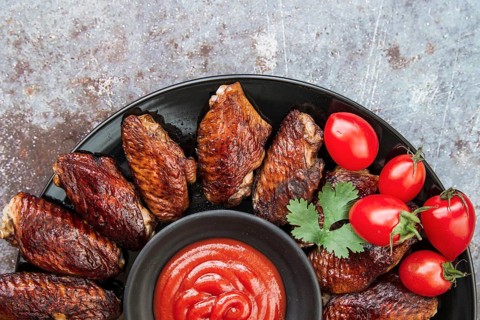 Grilled chicken with tomato sauce coriander leaf