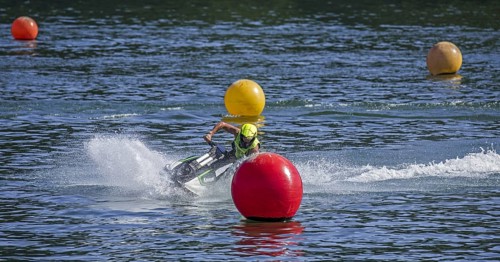 Jet ski