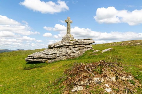 War remembrance monument Cave-Penney Memorial cross 1918