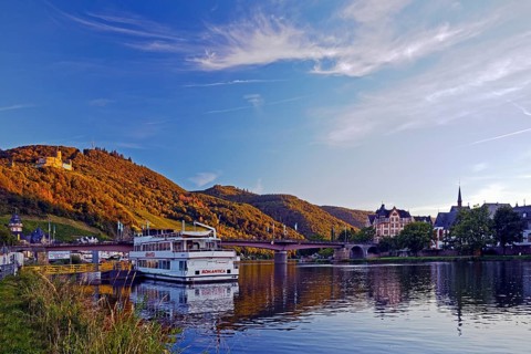 The Moselle with Landshut Castle in the evening light