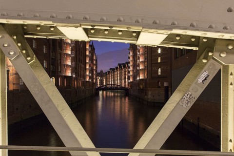Illuminated Wandrahmsfleet in Speicherstadt