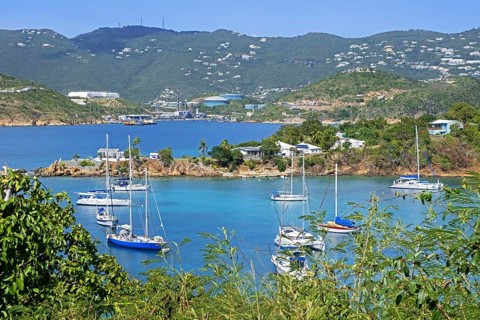 Sailing boats anchored in sheltered Druif Bay at Water Island