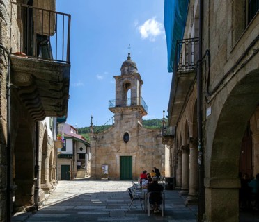 Historic buildings in centre of medieval town