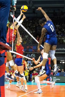 Miriam SYLLA Italy on the attack