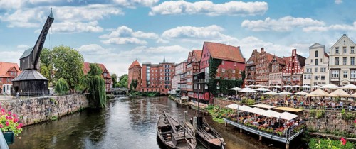 The historic harbour district at the Stintmarkt