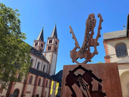 Exterior view with sculpture
