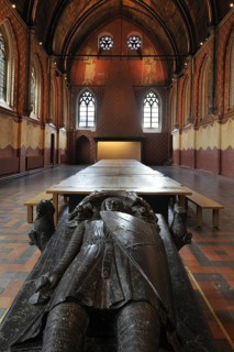 Gravestone of Hugo II in the Bijloke abbey's refectory at STAM