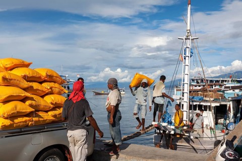 Unloading at the port of Maumere