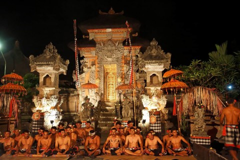 Dance performance in the temple