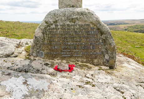 War remembrance monument Cave-Penney Memorial cross 1918