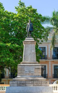 Statue of General Manuel Cepeda Peraza