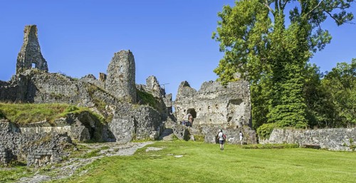 Chateau de Montaigle in summer