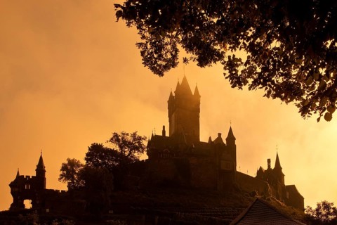 Reichsburg Cochem at sunrise