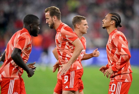 Warm-up Training Dayot Upamecano FC Bayern Muenchen FCB