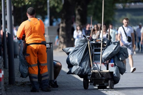 Employee of the refuse collection
