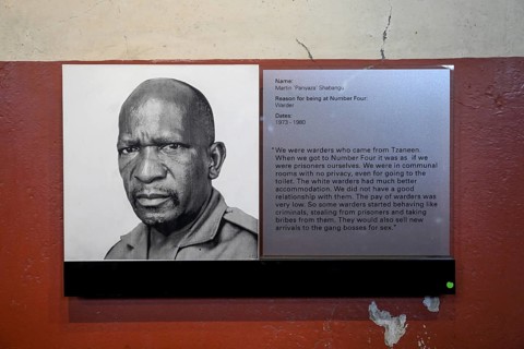 Display board with a prisoner's profile