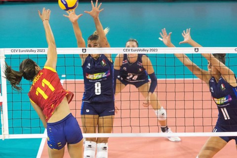 Julia DE PAULA VIANA Spain attack