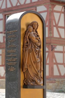 Madonna figure with baby Jesus by the medieval sculptor Tilman Riemenschneider at the Riemenschneider fountain