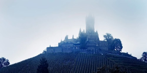 Reichsburg Cochem in the fog