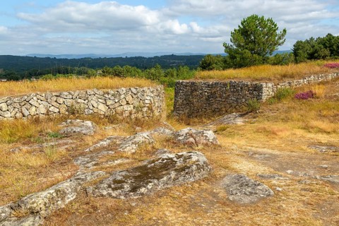 Entrance walls San Cibrao de Las hill fort Castro Culture archeological site