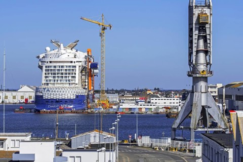 Construction of the Celebrity APEX cruise ship at the Chantiers de l'Atlantique