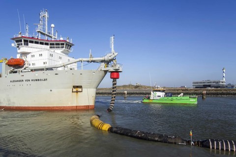 Trailing suction hopper dredger Alexander von Humboldt and offshore maintenance & service vessel Arista in the port of Ostend
