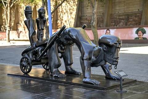 Sculpture The three Guardians by Dumile Feni in front of the Constitutional Court