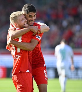 Goal celebration Jan-Niklas Beste 1. FC Heidenheim 1846 FCH