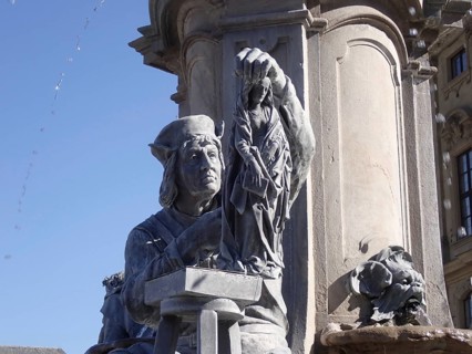 Tilman Riemenschneider carves a Madonna