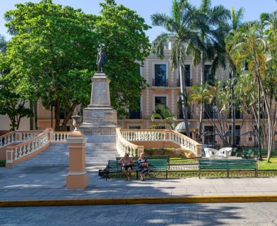 Statue of General Manuel Cepeda Peraza