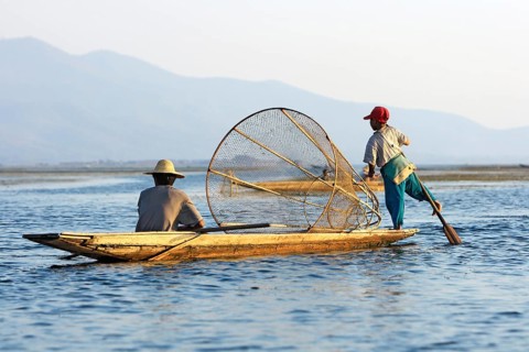 Leg rower on Inle Lake