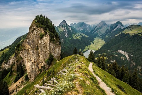 Steep mountains and hiking trail