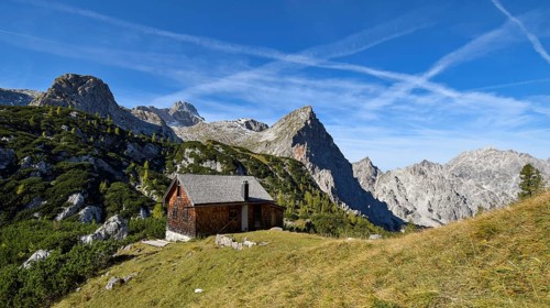 Hunting lodge at the Trischuebel Pass