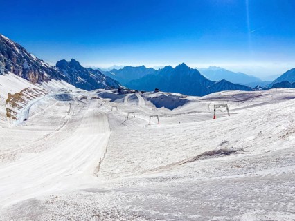 Glacier lift on the Zugspitzplatt above Garmisch-Partenkirchen