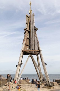 Tourists at the Kugelbake