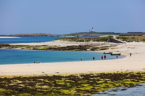 Sandy beach beach on the Ile Saint-Nicolas