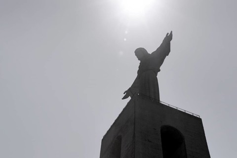 Cristo Rei in the haze