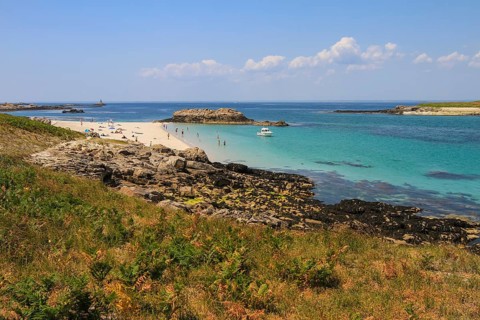 Sandy beach beach on Ile Saint-Nicolas