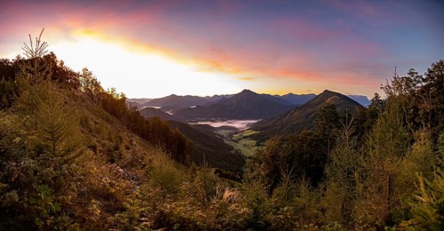 Sunrise on the Gurlspitze with a view of the Osterhorn group