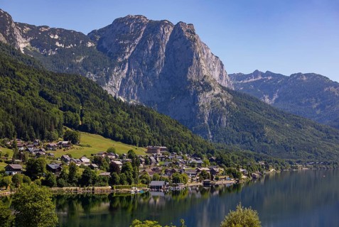 Grundlsee with village Grundlsee