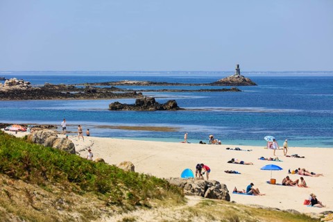 Sandy beach beach with bathers