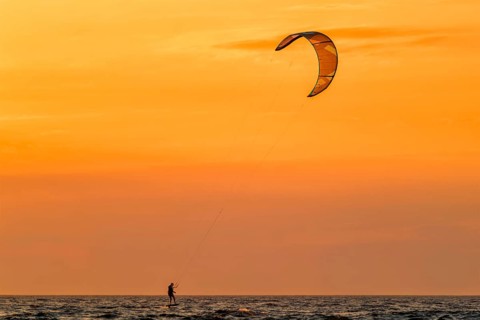 Foiling kiteboarding kitesurfing kiteboarder