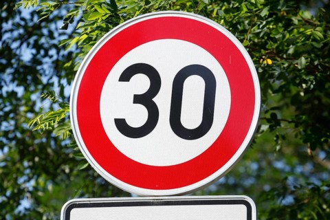 Traffic sign Maximum permitted speed 30 kilometres per hour