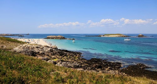 Sandy beach beach with bathers