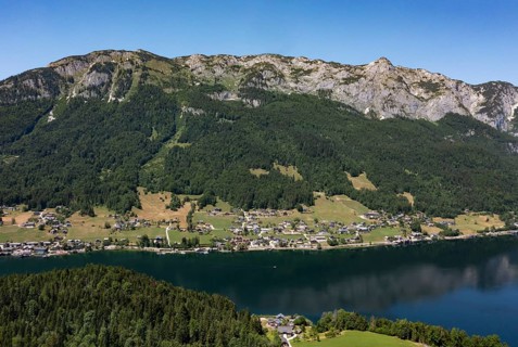 Grundlsee with village Grundlsee